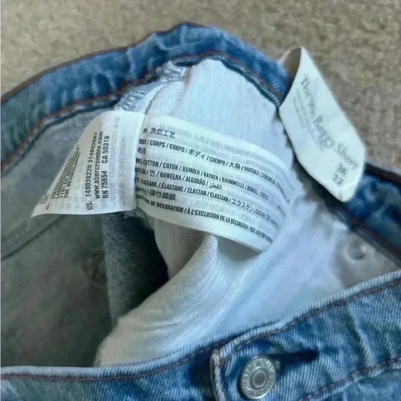 New with tag abercrombie and Fitch the 90s baggy short low rise jean shorts - Picture 7 of 7